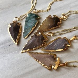 ⭐️HP⭐️Stone arrowhead pendant US crafted